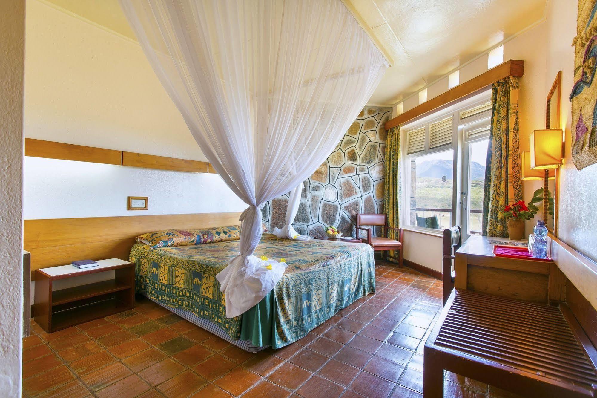Ngulia Safari Lodge Tsavo Экстерьер фото